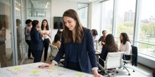 Vierwöchige Einstiegsprogramme im Consulting: Trainings, Mentoring und Networking für Frauen
